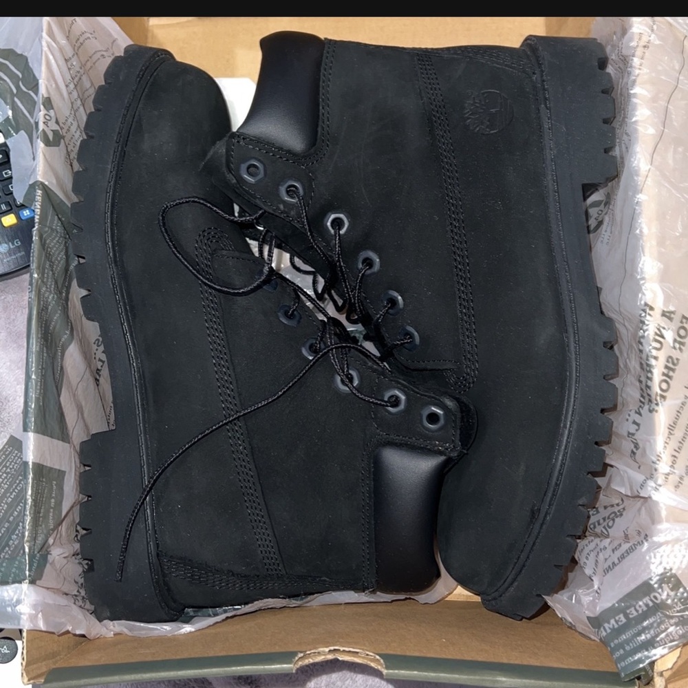 Black Timberland Boy Size 6